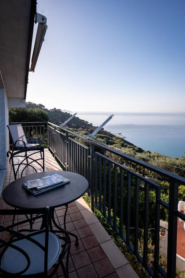 La Casa Del Maestro Attico Apartment Pisciotta Luaran gambar