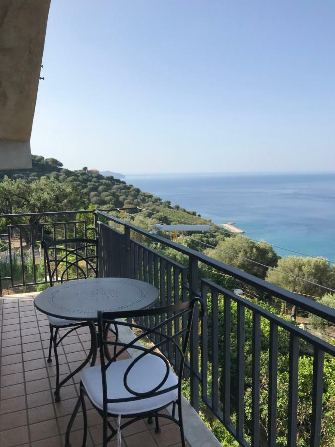 La Casa Del Maestro Attico Apartment Pisciotta Luaran gambar
