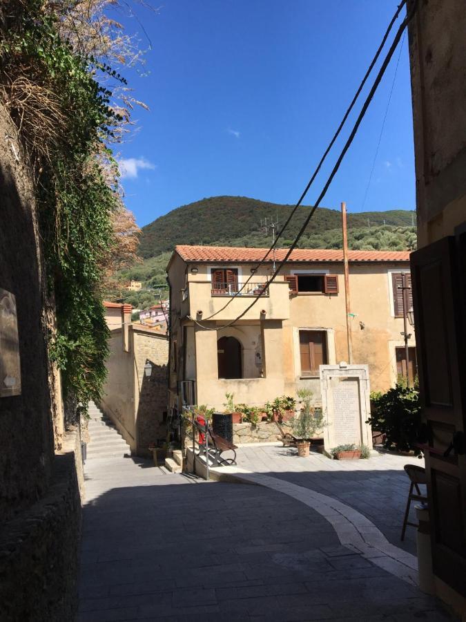 La Casa Del Maestro Attico Apartment Pisciotta Luaran gambar